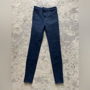 NWOT A&F Dark Blue High Rise Skinny Jeans